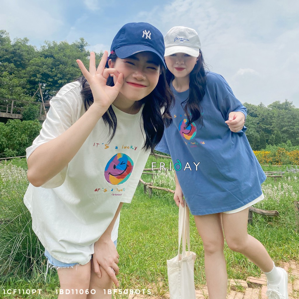 Áo phông nữ oversize form rộng họa tiết mặt cười luckyday chất liệu cotton Friday