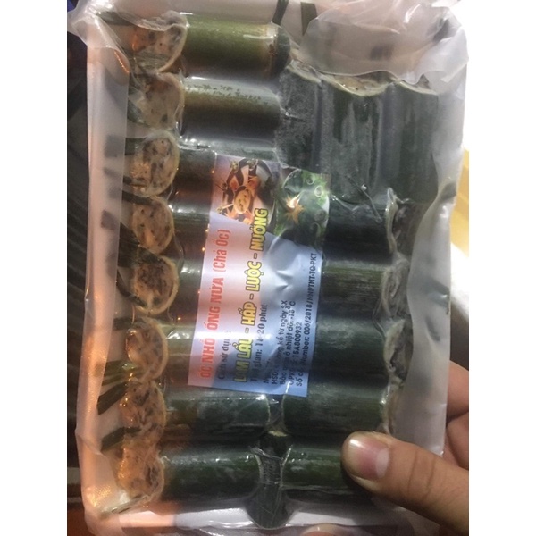 Ốc nhồi ống nứa