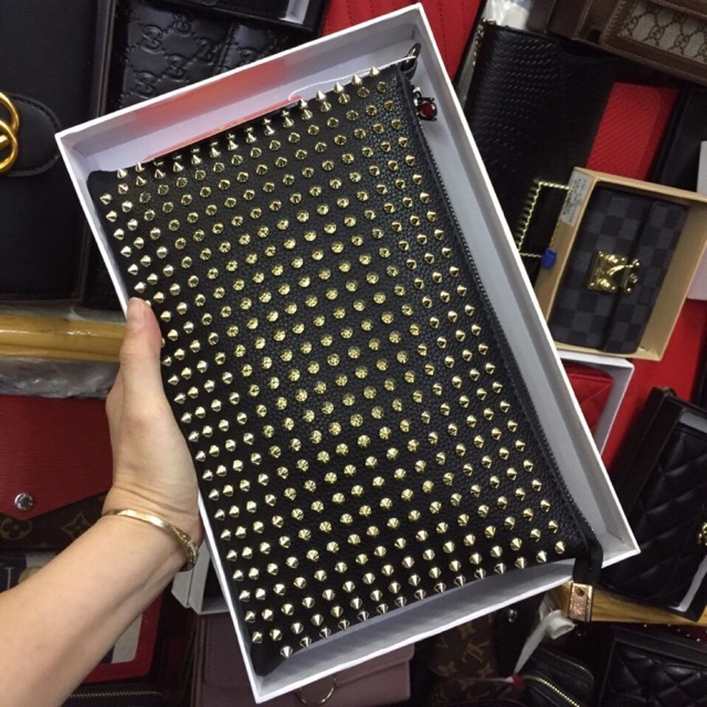 Cluth louboutin fullbox
