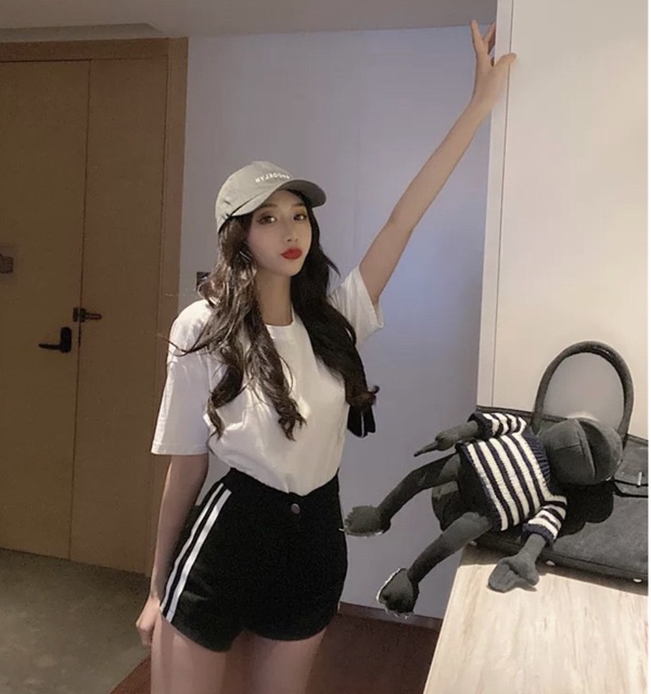 Quần short chạy viền 2 bên