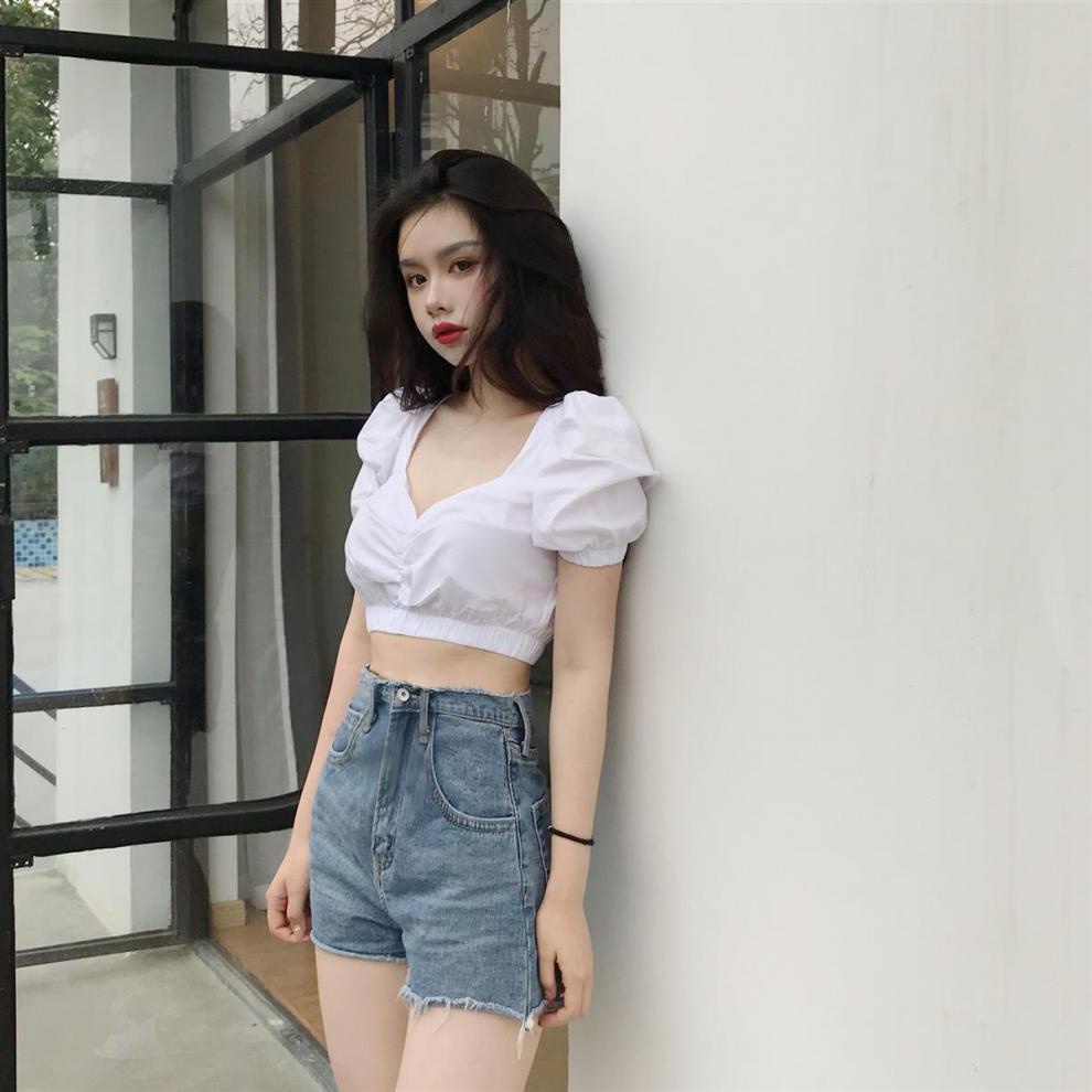 Áo cổ vuông croptop rúm ngực tay bồng xinh xắn
