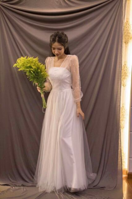 Đầm công chúa hồng, tay dài đính hạt