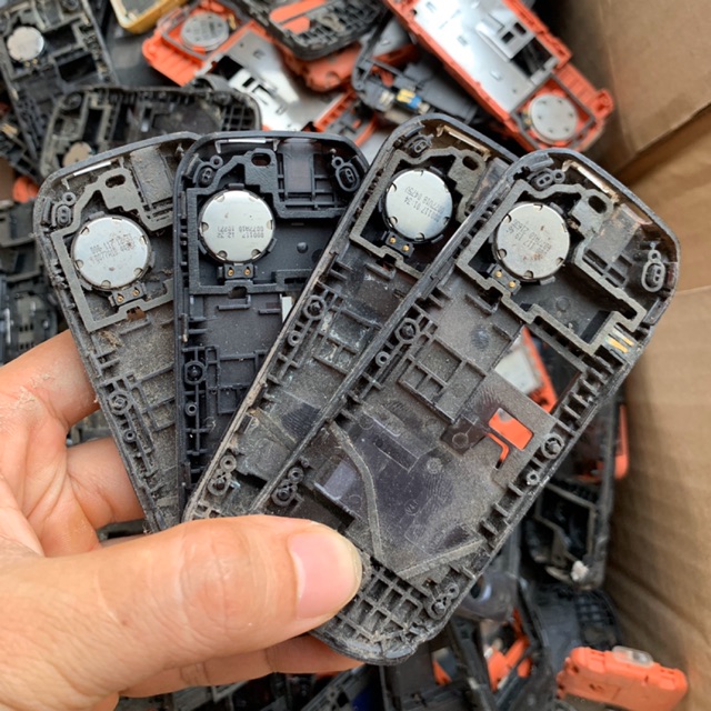 Xương nokia 1280 zin bóc máy có loa và chân sạc