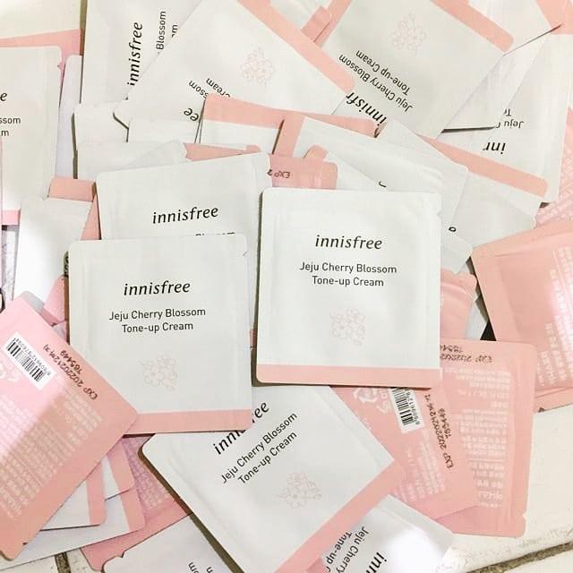 Sample Kem Dưỡng Nâng Tone Innisfree Jeju Cherry Blossom Tone-Up Cream 1ml | BigBuy360 - bigbuy360.vn