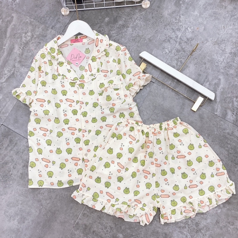 Bộ pijama đũi xốp tay cộc quần đùi viền bèo mặc nhà nữ, Đồ ngủ nữ xinh hoạ tiết siêu mát mùa hè