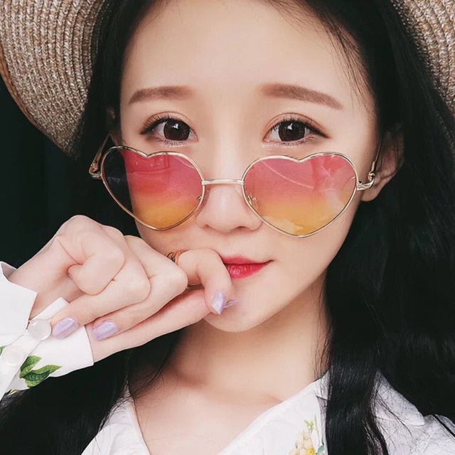 Kính mắt gọng trái tim kim loại nhiều màu sắc cá tính | BigBuy360 - bigbuy360.vn