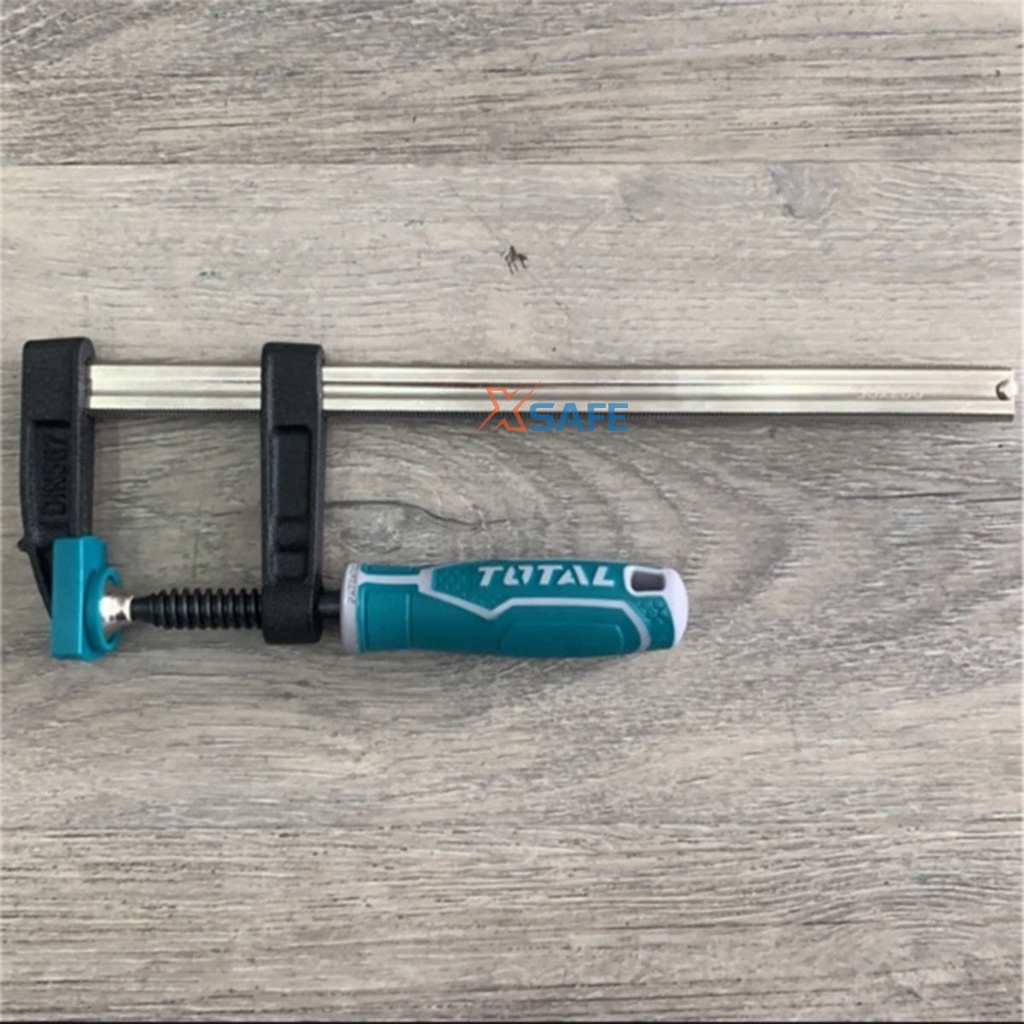 Kẹp gỗ chữ F TOTAL chất liệu thép Cr-V cao cấp, chống rỉ sét cong vênh trong quá trình sử dụng, thiết kế thông minh