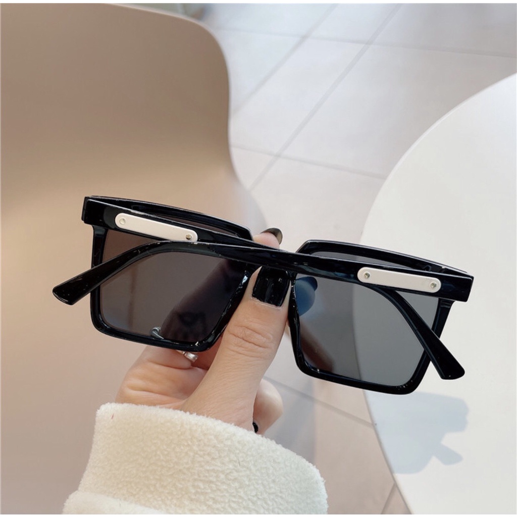 Kính mát nam hay nũ đều được 1142, mẫu đang hot nhất năm form vuông dễ mang, tặng kèm hộp và khăn