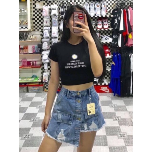 Ao croptop hoa trắng