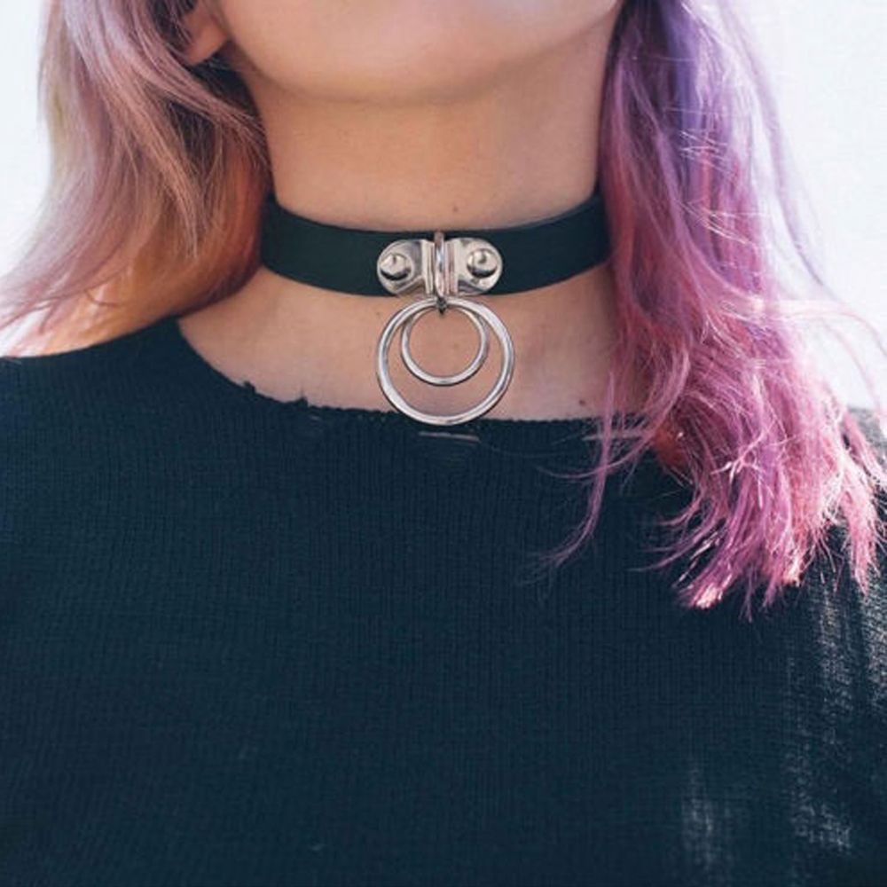 Vòng cổ choker mặt 2 chữ O