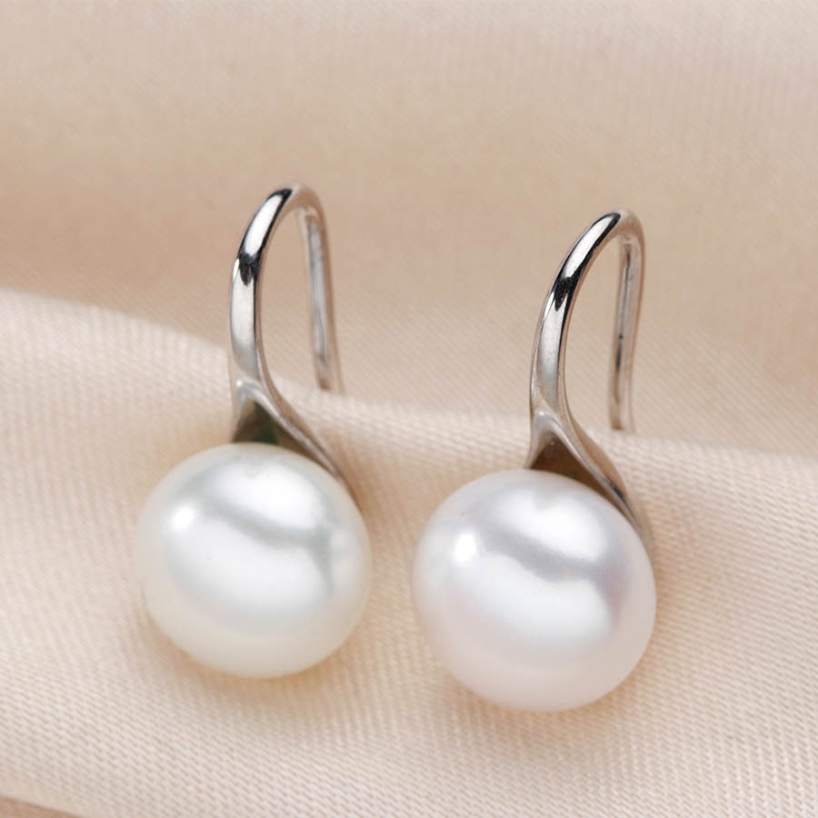 Elegant Round Pearl Earring / Drop Earrings for Women / Fashion Stud Earrings For Wedding Party