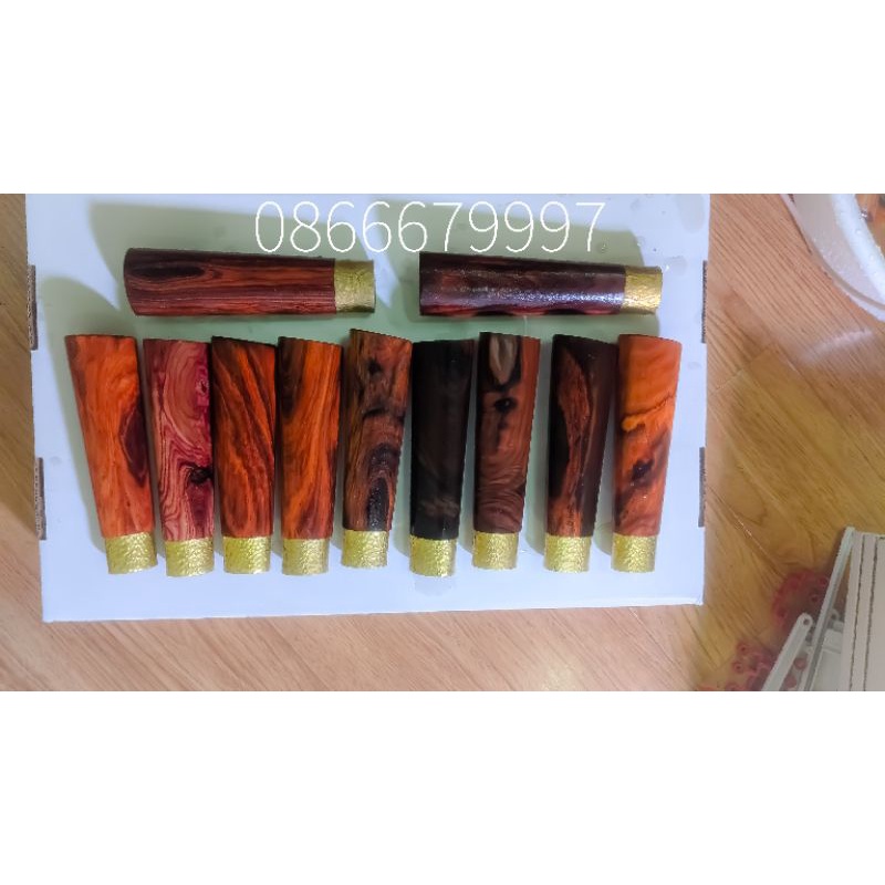 Cán chắc đỏ đen
