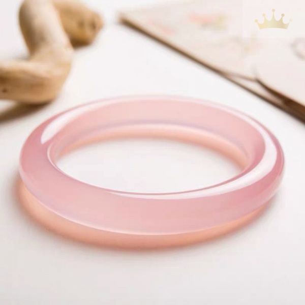 Trang sức đeo tay nữ màu hồng xinh xắn