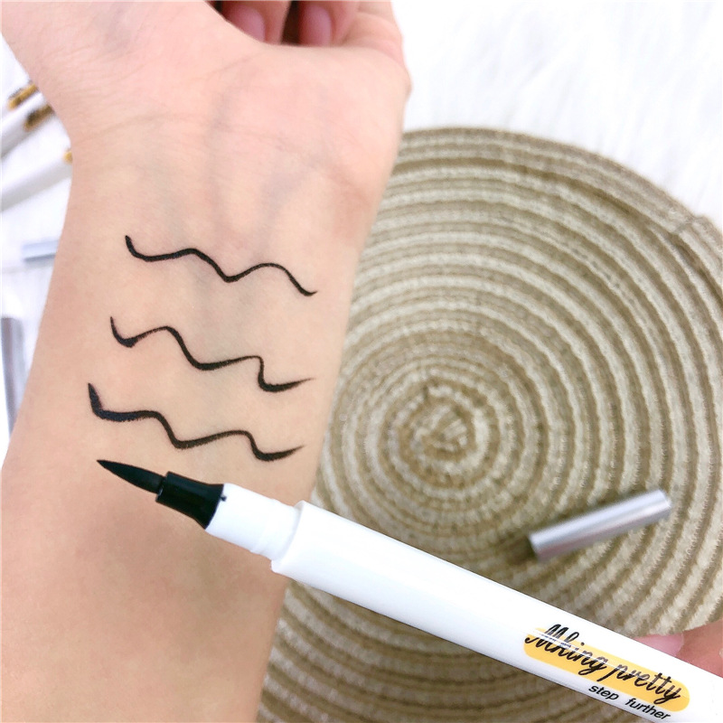 Bút kẻ mắt nước trang điểm kháng nước độc đáo | BigBuy360 - bigbuy360.vn