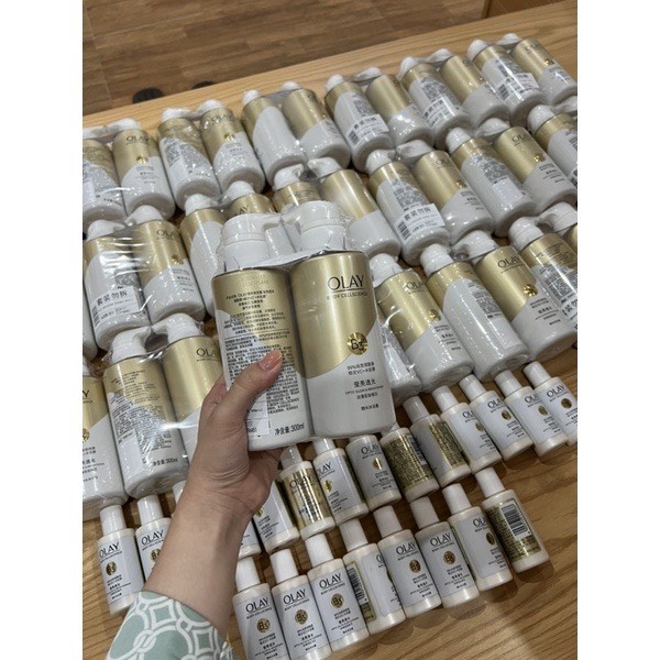 Sữa tắm Olay Vit C B3+ Dưỡng Ẩm Sáng Da Chống Lão Hóa 500ml