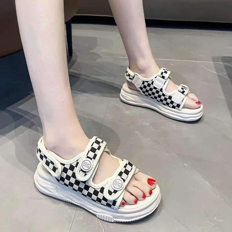 Giày Sandal Họa Tiết Sọc Caro Trắng Đen Phong Cách Hàn Quốc Dễ Phối Đồ