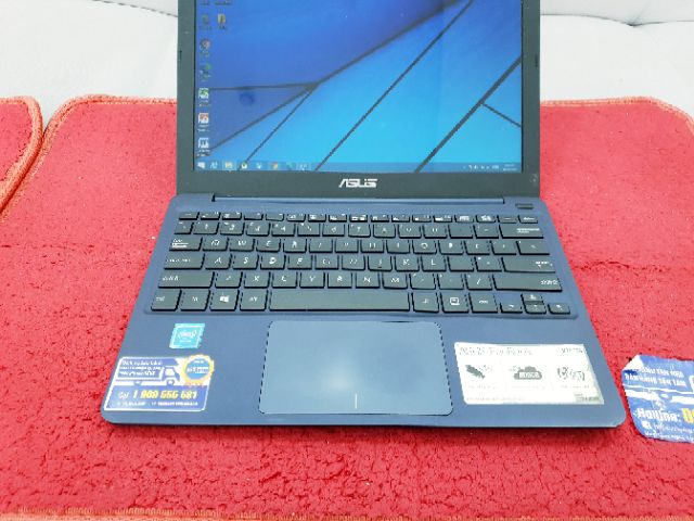 Laptop mini asus x205 cực đẹp cực mỏng nhẹ | BigBuy360 - bigbuy360.vn
