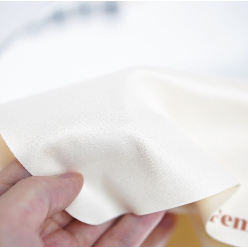 Khăn Lau và Nước Rửa Kính Femi chuyên dụng