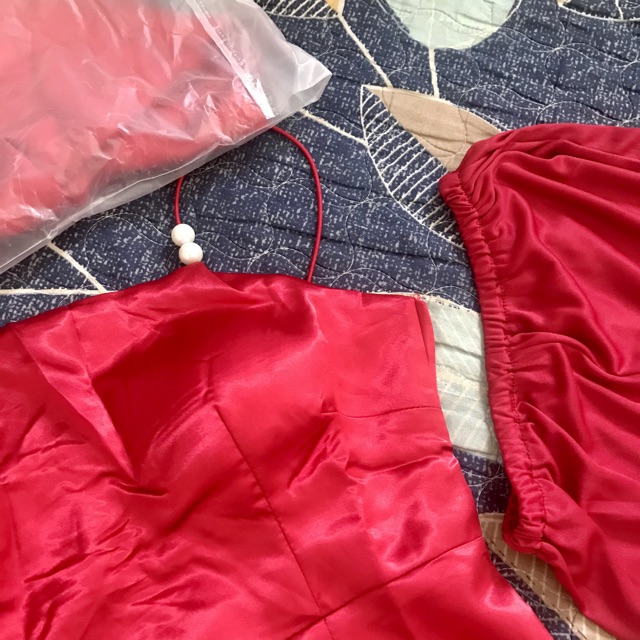 Đầm phi xẻ hai dây đính ngọc kèm mút và kèm quần