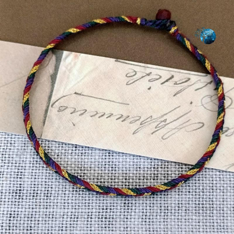 Vòng tay tết dây thổ cẩm