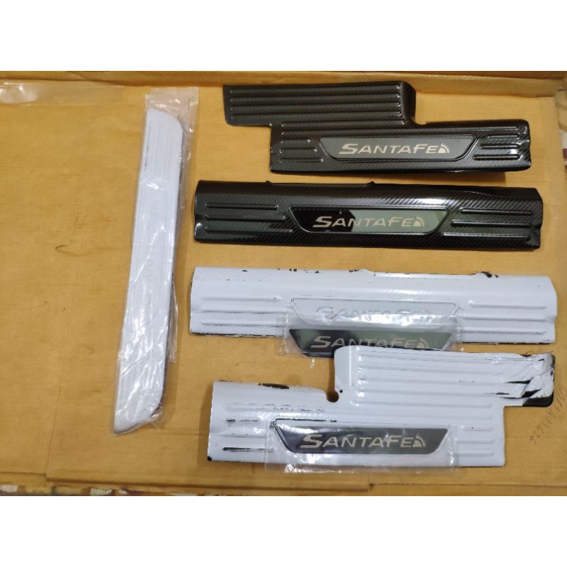 Ốp bậc cửa trong ngoài Santafe 2019-2021 vân cacbon cao cấp - hàng cao cấp