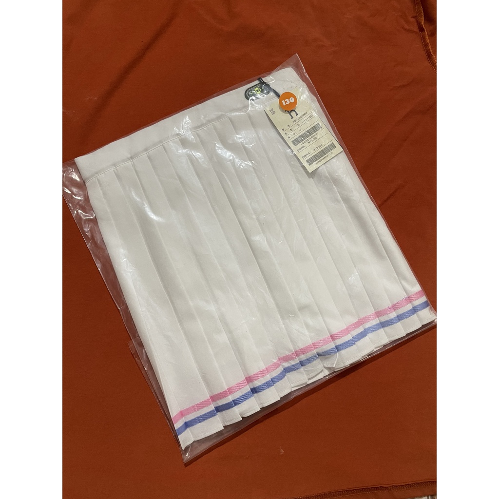 Chân váy xếp ly