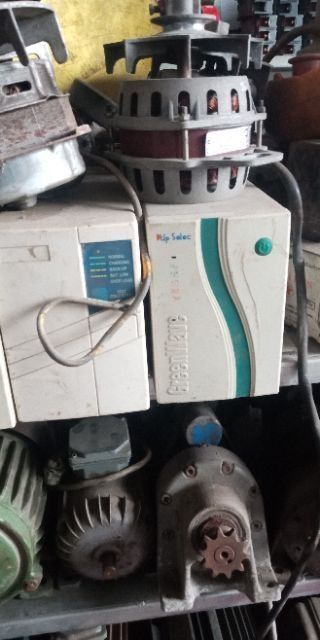 Lưu điện 24v lên 220v..1000w..biến áp đồng vẫn mới tinh.