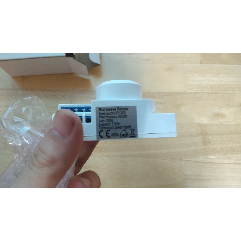 Công Tắc Cảm Biến Chuyển Động Radar Vi Sóng ( 1200w)