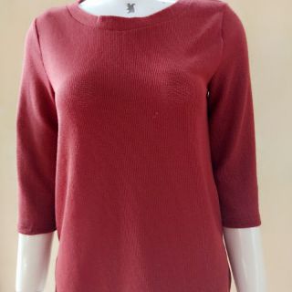 Áo len tay lỡ xẻ tà