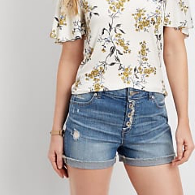 Quần short jeans nút Maurices xuất xịn