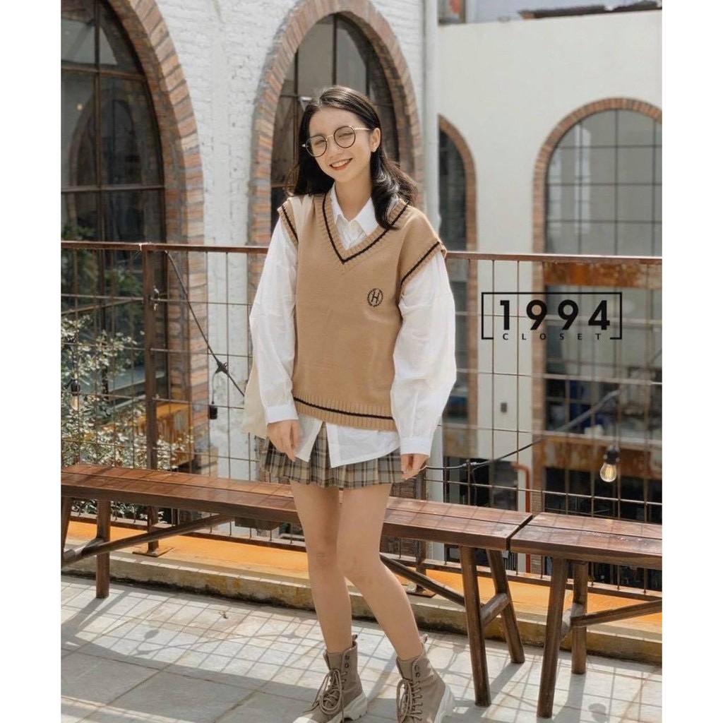 SET SƠMI TRẮNG + ÁO GILE LEN NUDE + CHÂN VÁY CARO