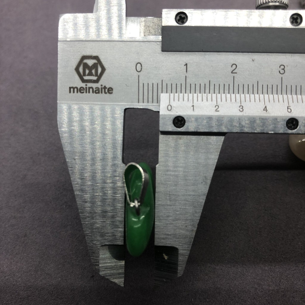 Mặt Dây Chuyền Đá Mã Não Trắng Tự Nhiên 0.6 * 2cm