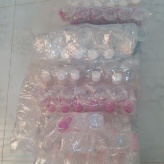 Chai chiết mỹ phẩm của khách