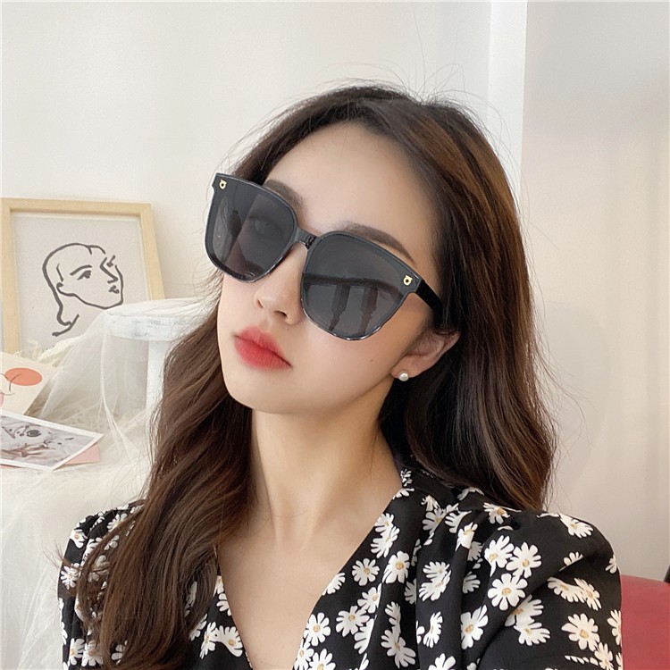 Kính Mát Thời Trang Phong Cách Cổ Điển Cho Nữ