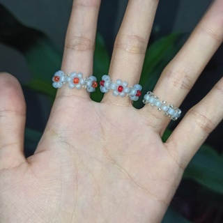 Nhẫn hoa hạt cườm mờ Hàn Quốc