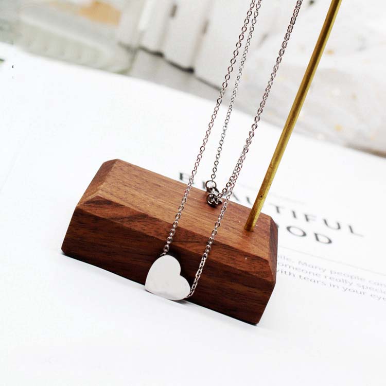 Vòng cổ Mặt Trái Tim Chất Liệu Thép Không Gỉ NE054