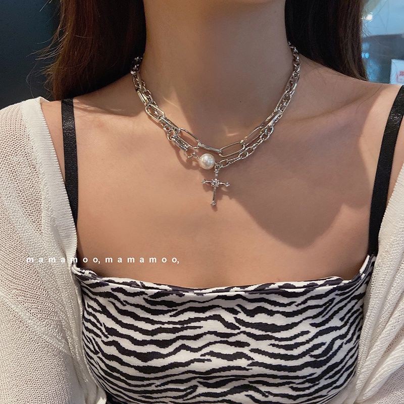 Vòng cổ nhiều lớp mặt hình thánh giá cá tính sành điệu