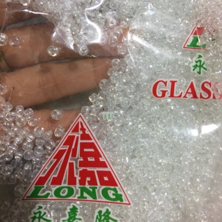 Hạt cườm màu trắng