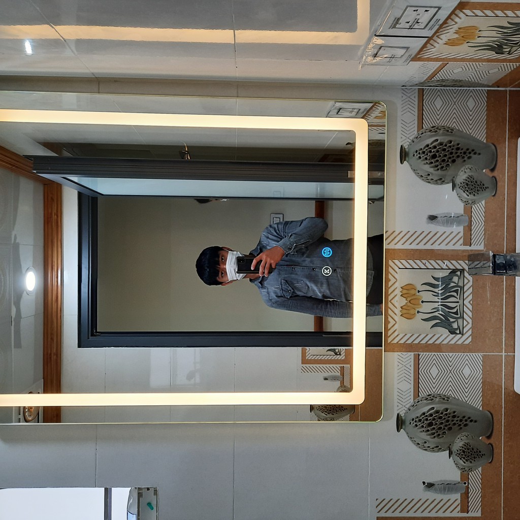 Gương đèn led cảm ứng đển bàn trang điểm treo tường chữ nhật nhà tắm thông minh kích thước 60x80 - guonghoangkim mirror
