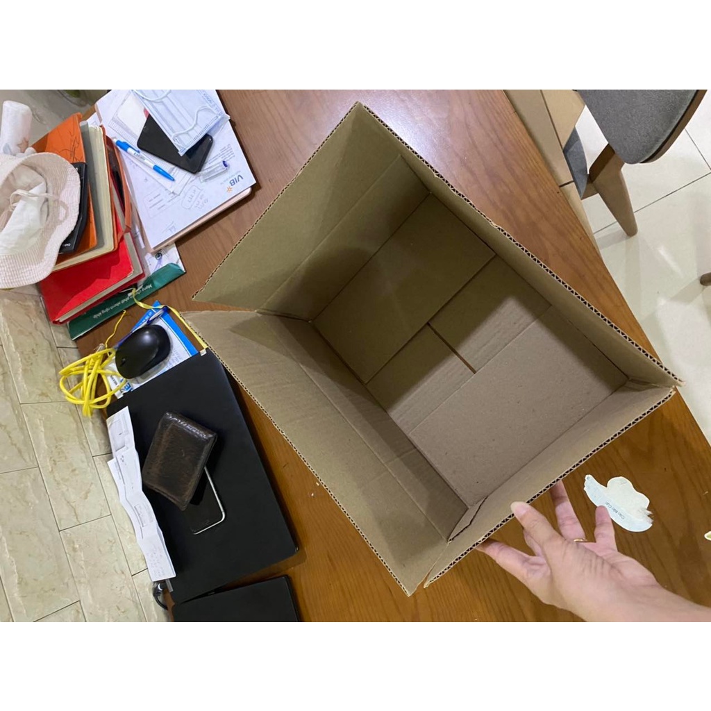 Q12 - 1 Thùng Carton 35x25x15 cm
