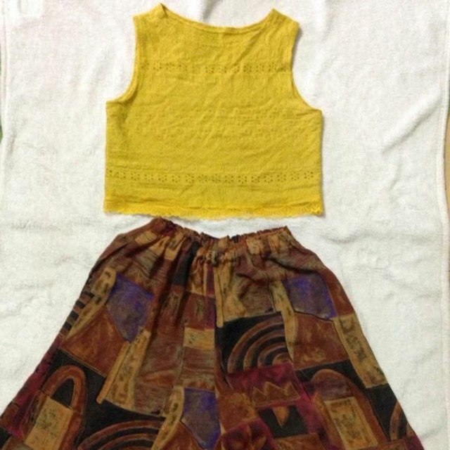Áo croptop, trả giá 49k