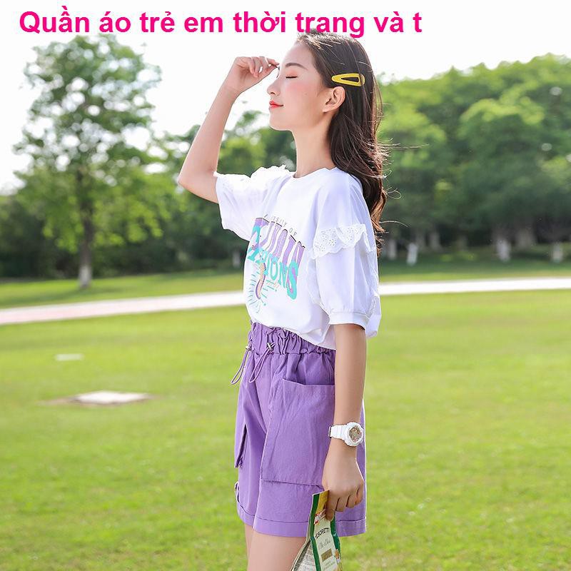 thời trang trẻ emBộ đồ hot trên mạng bé gái trang phục mùa hè cho mẫu mới 2021 quần short ngắn tay kiểu tây hai ch