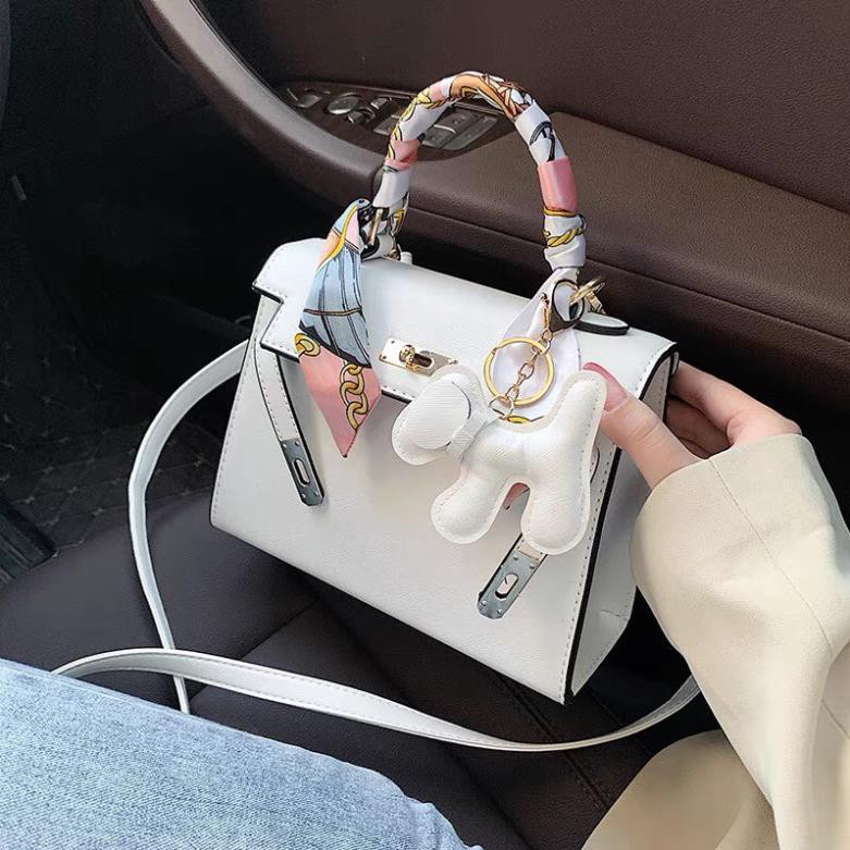 Túi nữ đeo chéo da lì size 18 thiết kế đơn giản Có Quai Xách Kèm ổ khóa phụ kiện quý phái sang trọng