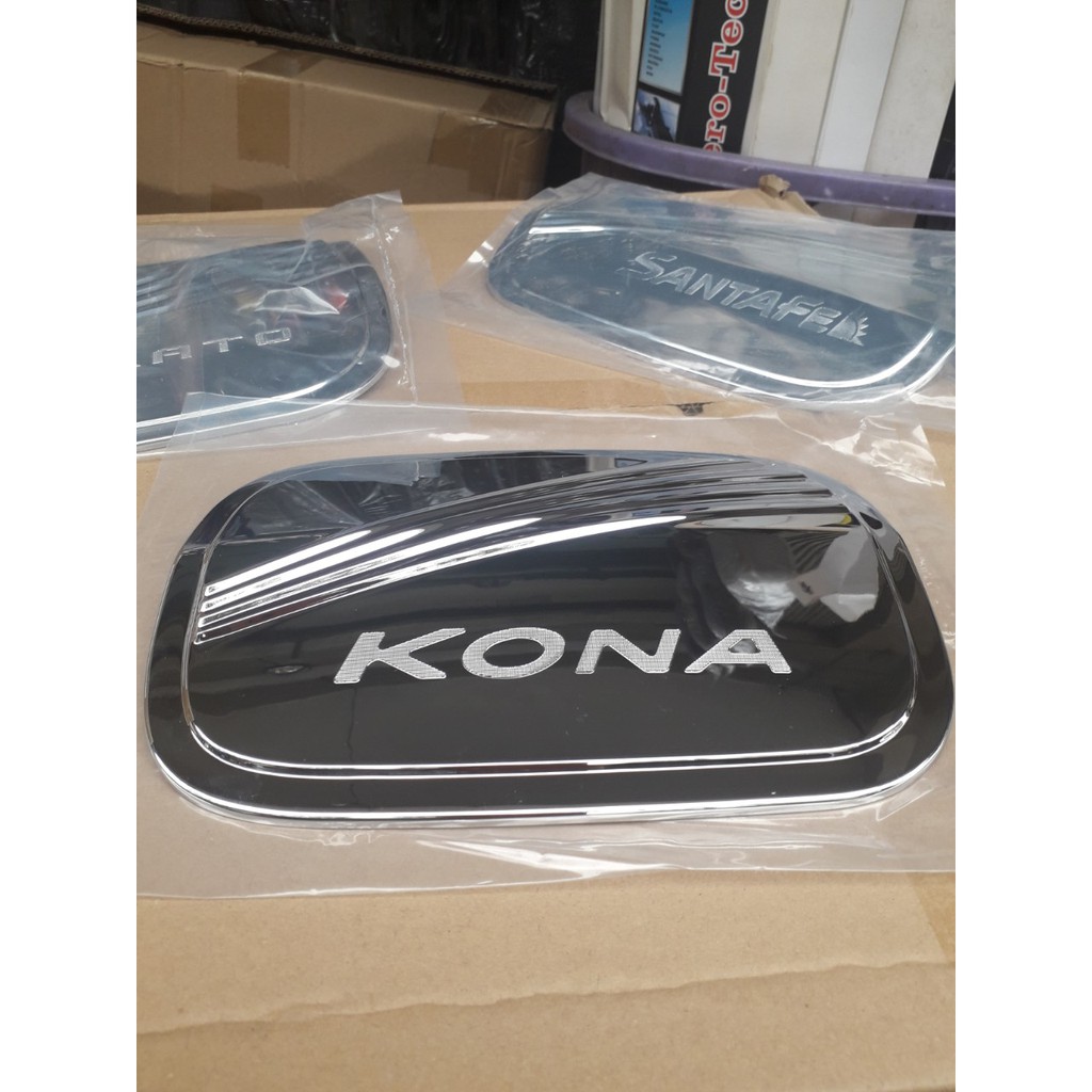 Ốp nắp bình xăng mạ crom xe Hyundai Kona 2018-2021
