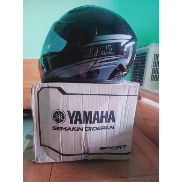 NÓN BẢO HIỂM FULLFACE YAMAHA đen bóng (lót đệm đỏ)