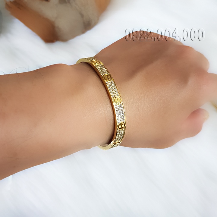 Vòng tay nữ, vòng tay nam đính 3 hàng đá cực sang.