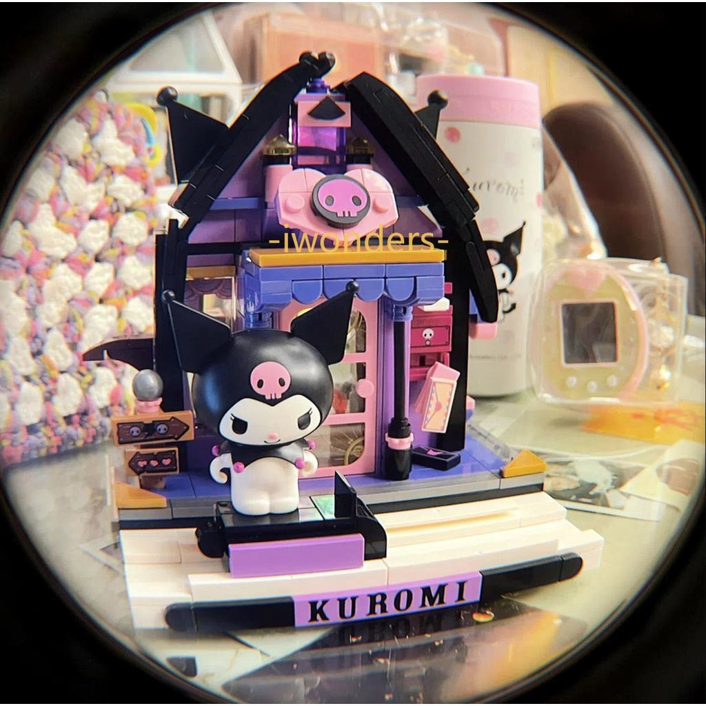 Giai điệu: Kuromi Xếp hình Khối xây dựng Sanrio Loạt chế độ xem phố Phim hoạt hình sáng tạo Lắp ráp Đồ chơi DIY Đồ chơi mô hình quà tặng cho bé gái Kids education toys