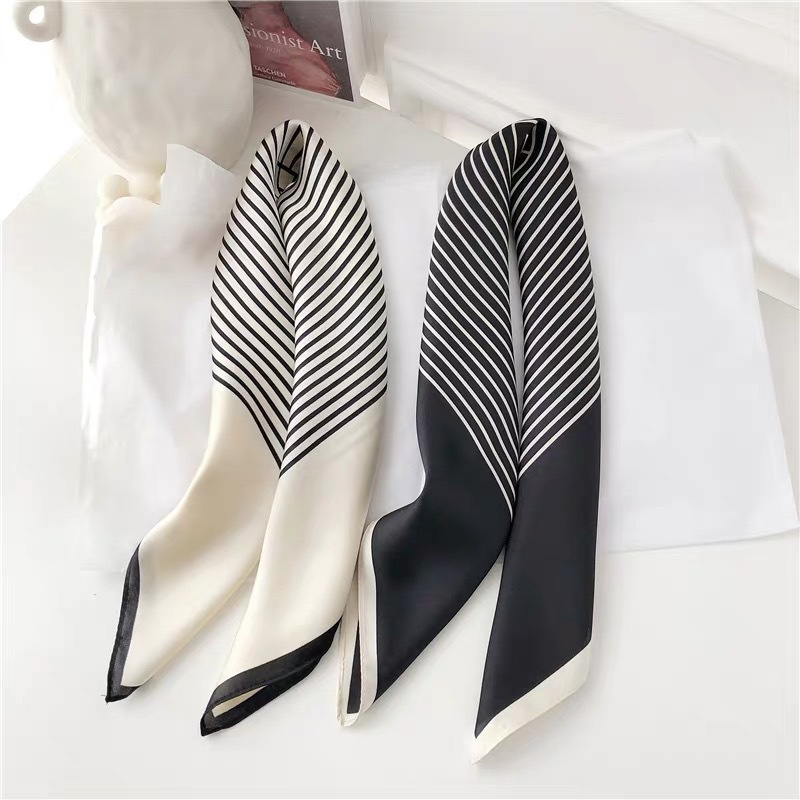 Khăn lụa vuông kẻ đen 70x70cm THYTHY STORE
