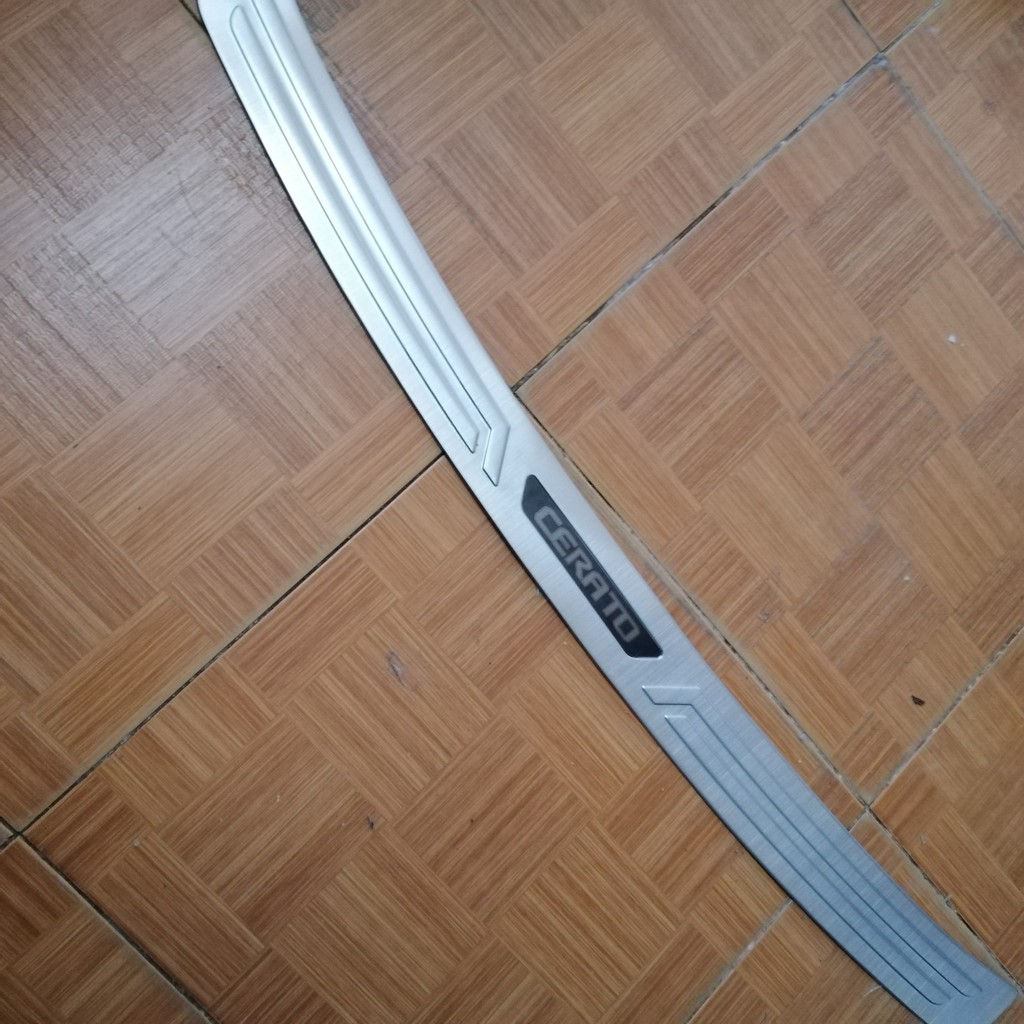 Chống trầy cốp ngoài xe Cerato Inox dùng cho các form xe 2016-2018