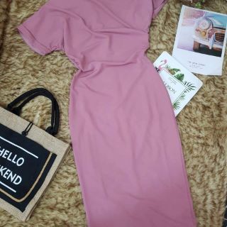 Đầm body lệch vai